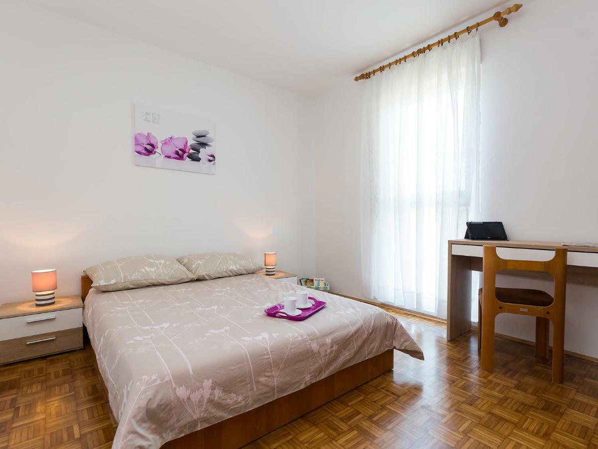 Apartment Lory'S Place Pula Exterior foto