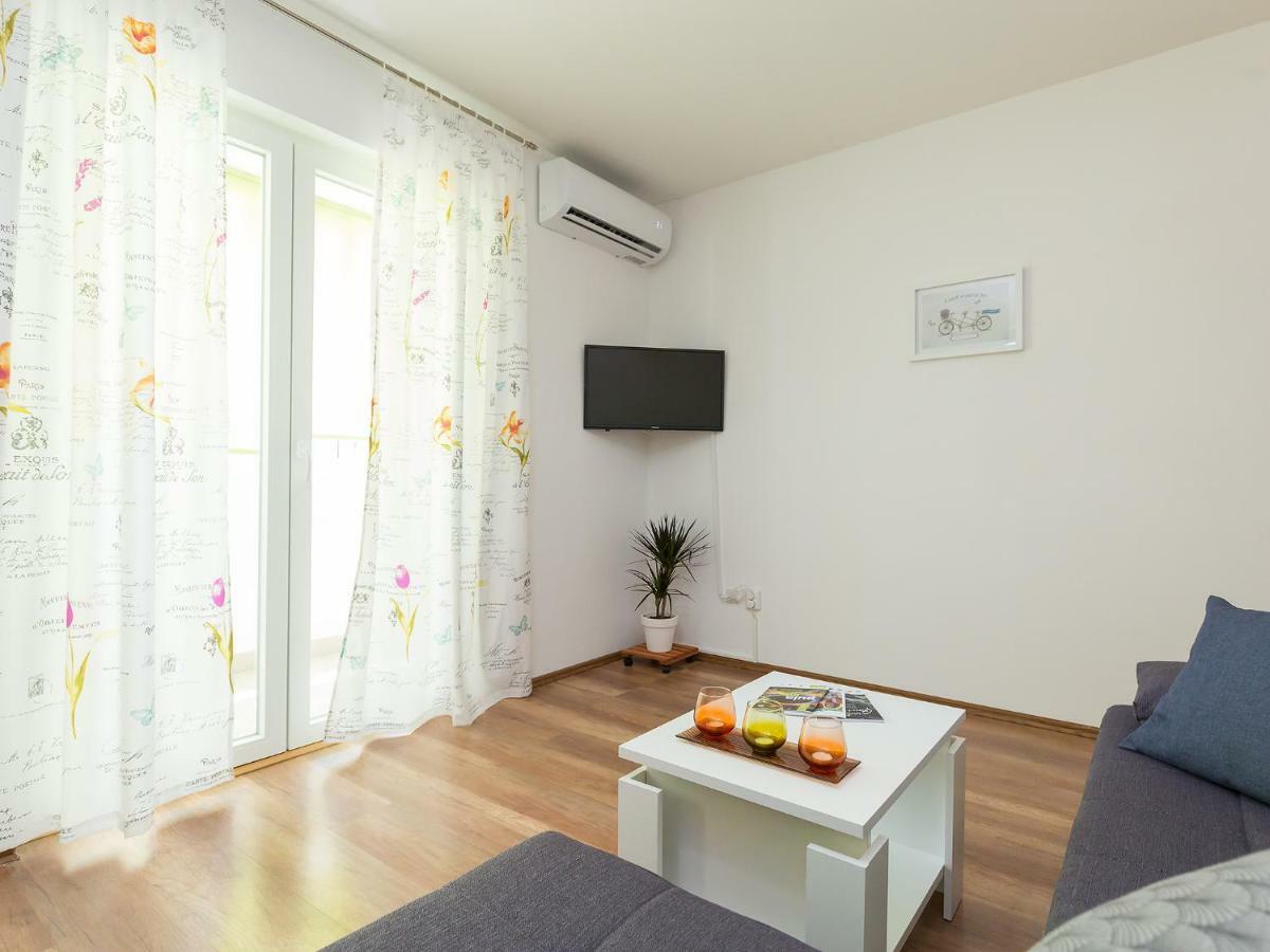 Apartment Lory'S Place Pula Exterior foto